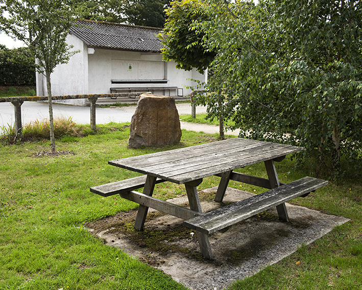 France, Bretagne, Côtes d’Armor, Languédias, Août 2023, Terrain de foot reconvertis en lieu partagé, Jeux pour enfants, aire de pique-nique, jardin-potager, serre-école, verger…